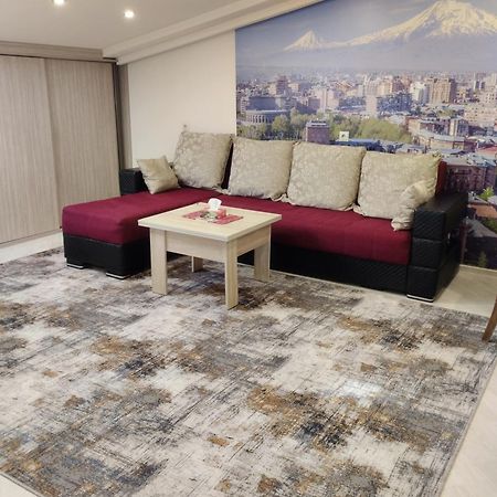 Lily'S Apartment เยเรวาน ภายนอก รูปภาพ