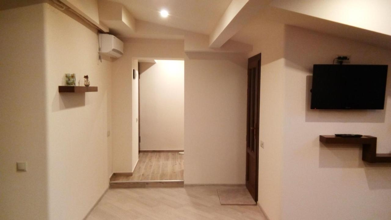Lily'S Apartment เยเรวาน ภายนอก รูปภาพ